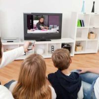 Dari TV Nasional ke YouTube: Perubahan Cara Anak Menonton